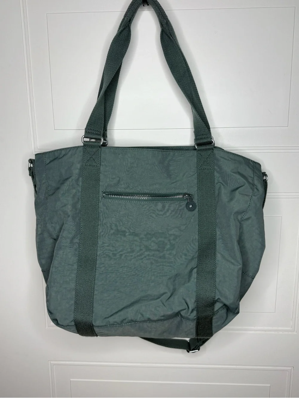 Kipling spacious tote
